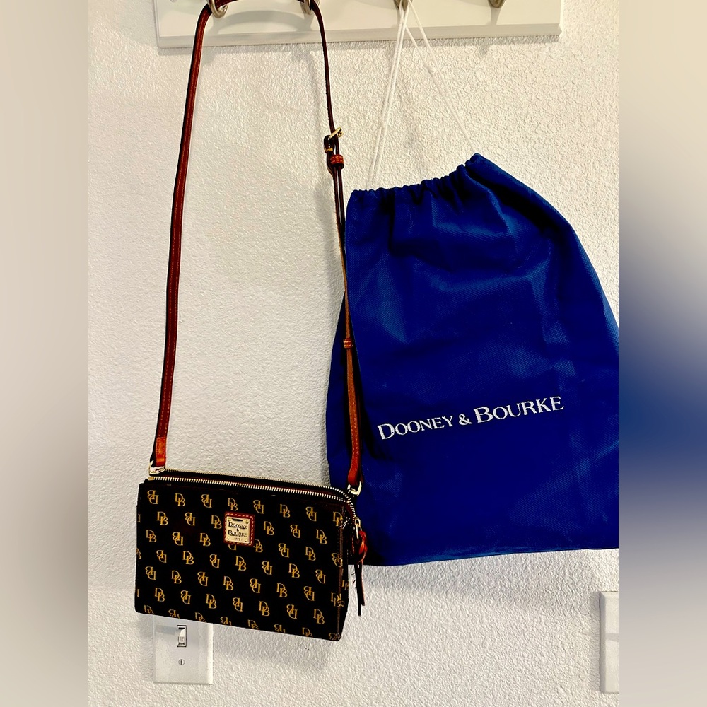 Dooney & Bourke crossbody bag